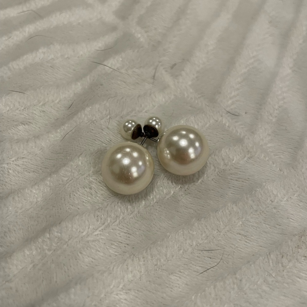 Pearl style earrings